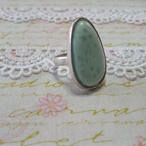 Elegant Silver and Green Stone Ring